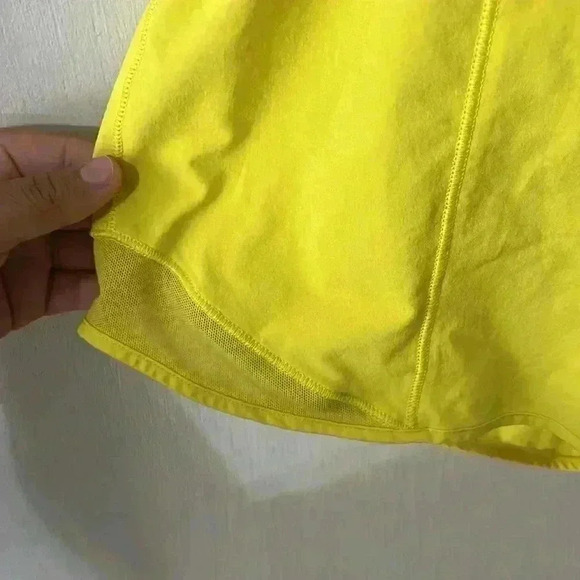 Lululemon Hotty hot short high rise - Picture 5 of 8